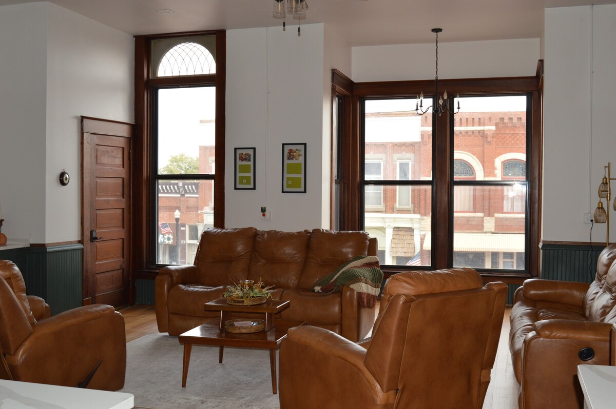 Historic Downtown Apartment