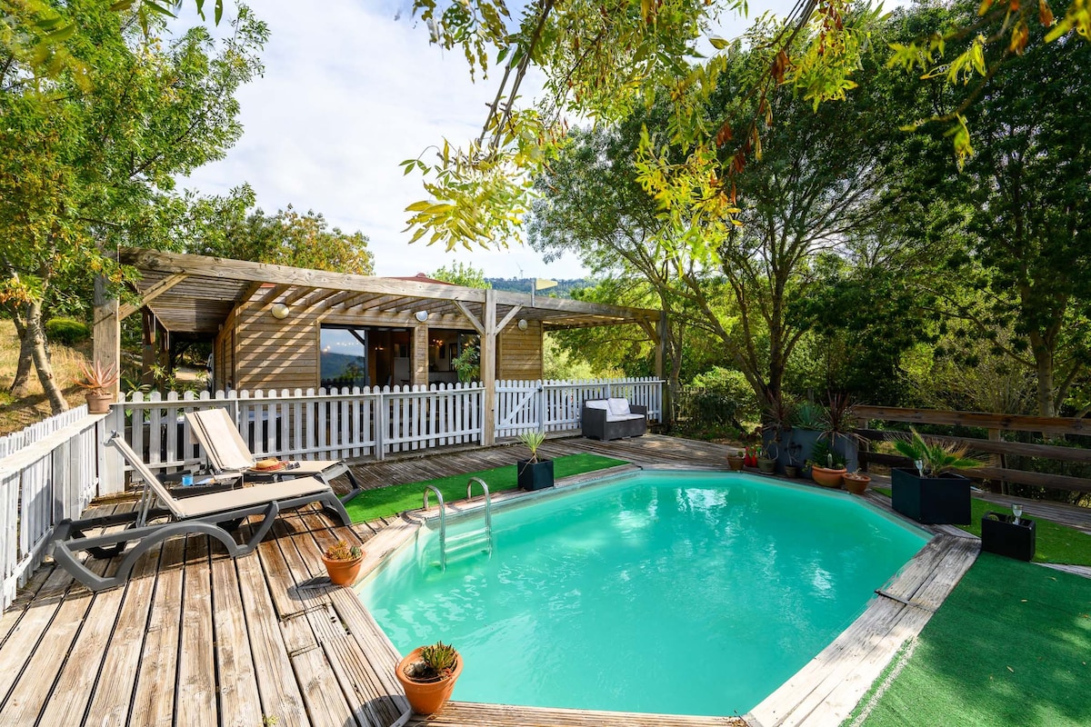 Ecolodge au calme pleine nature, piscine privée