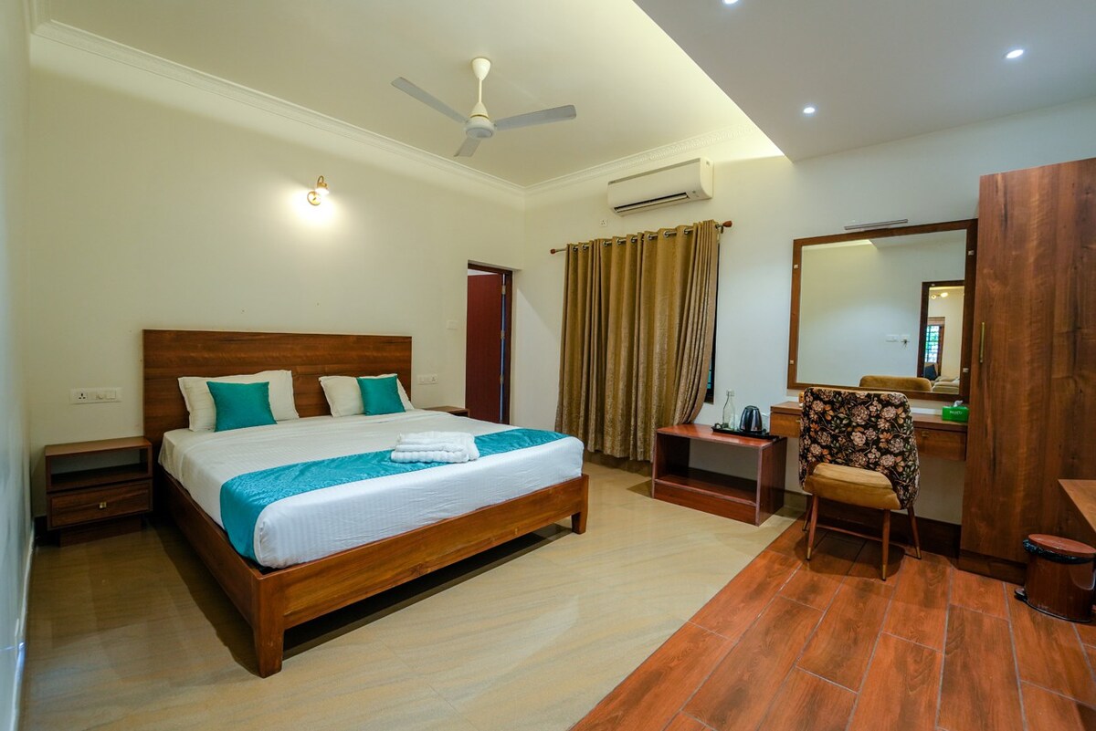 Backwater 7 Bedroom Villa in Kochi
