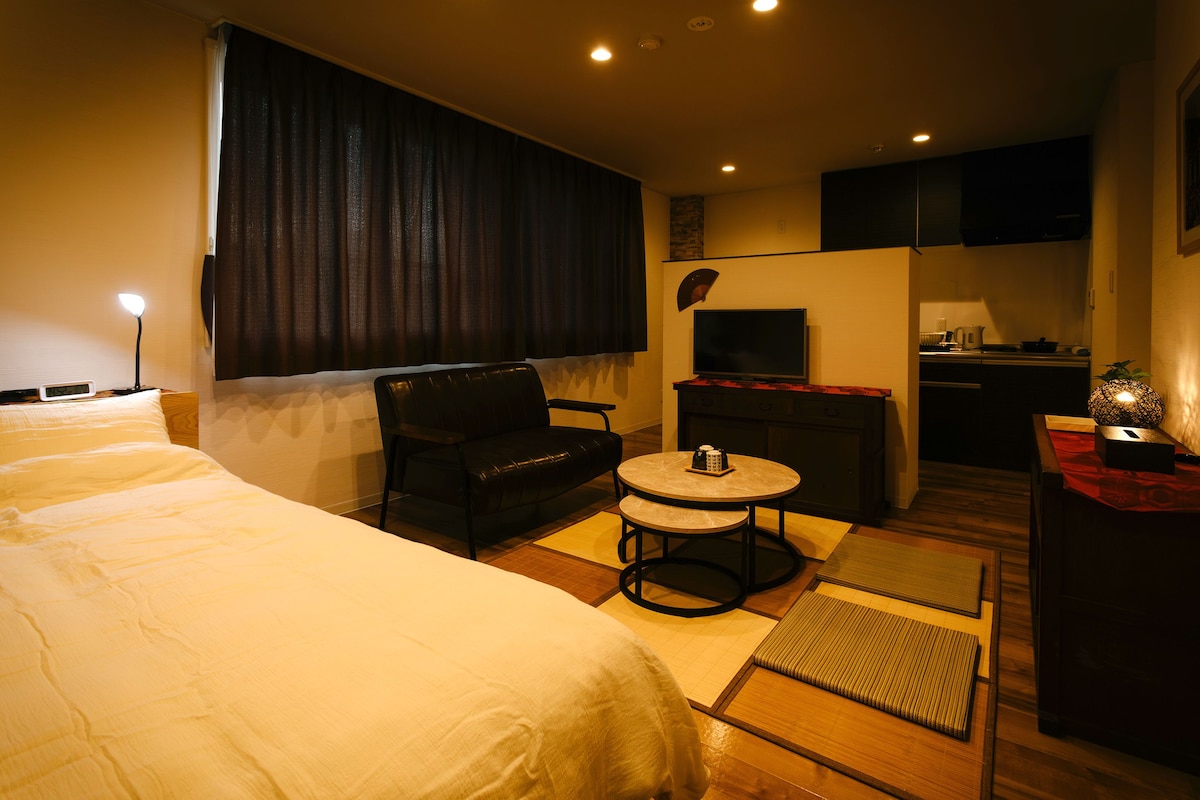 301独立房间，位置方便，距离金泽站步行4人，提供无线网络。
