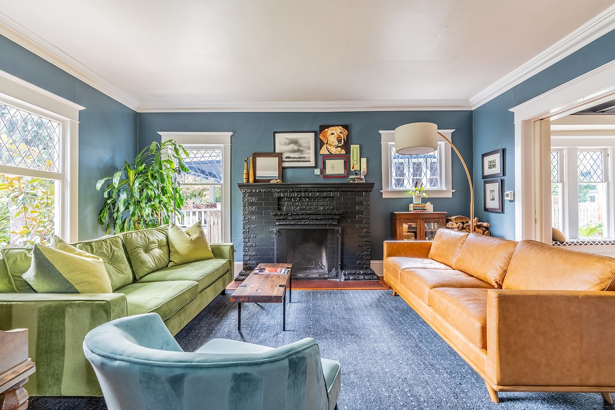 Beautiful North Cap Hill Craftsman with Hot Tub