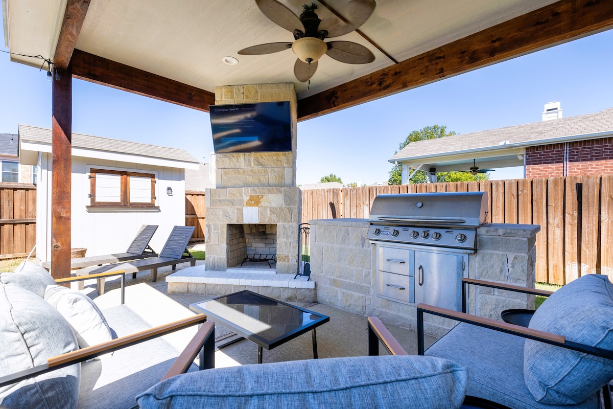 Ultimate Getaway near DFW Airport!