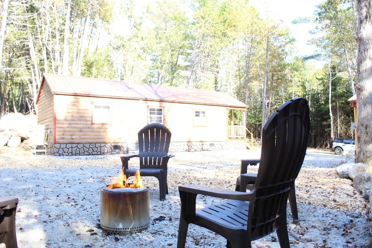 Witts End Cabin, trail access with sauna!