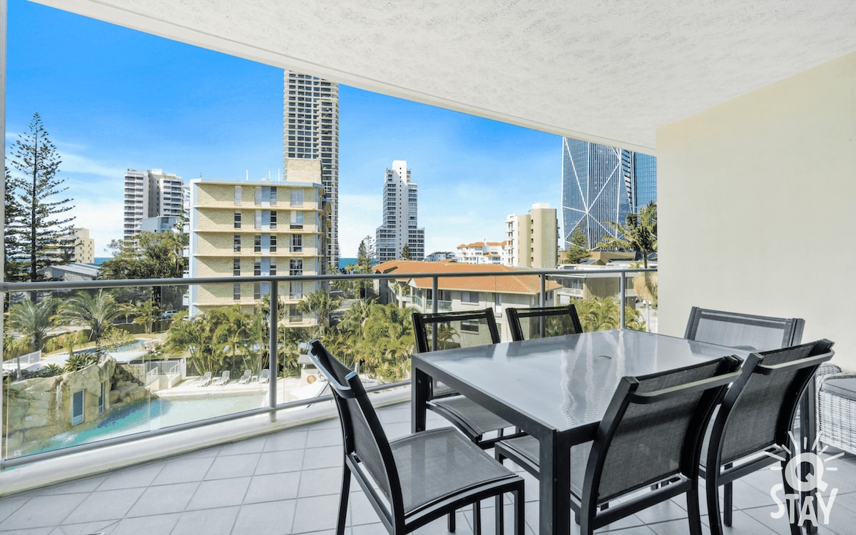 Wings - 3 Bedroom Family Unit in Surfers Paradise