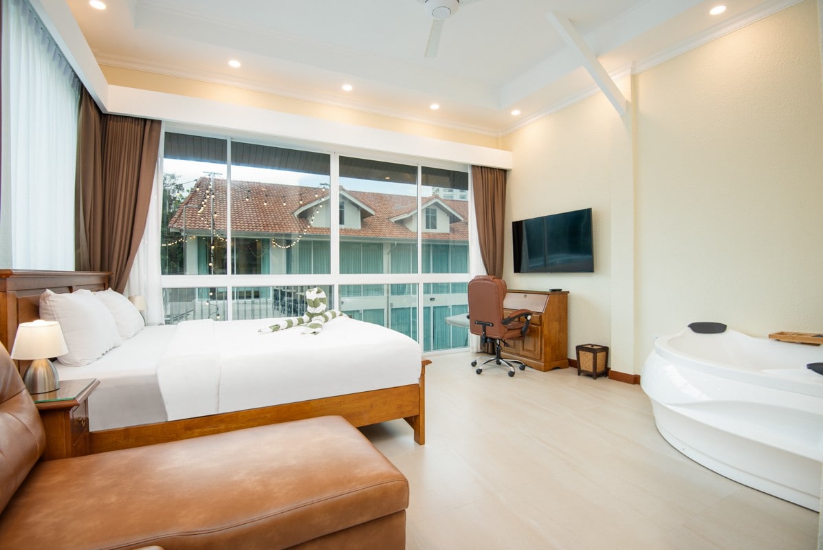 Luxury 3bedroom Resort Villa @ Pratamnak Residence