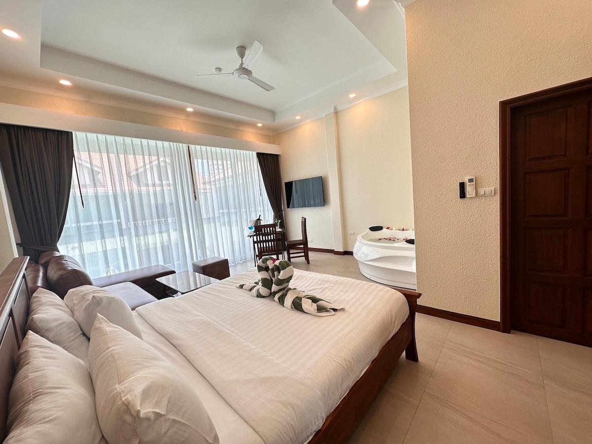 Luxury 4bedroom Resort Villa @ Pratamnak Residence