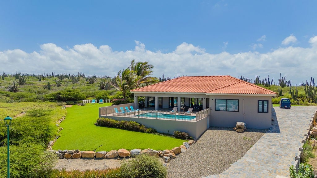 4BR 3.5BA Villa with Ocean Views @ Golf Community