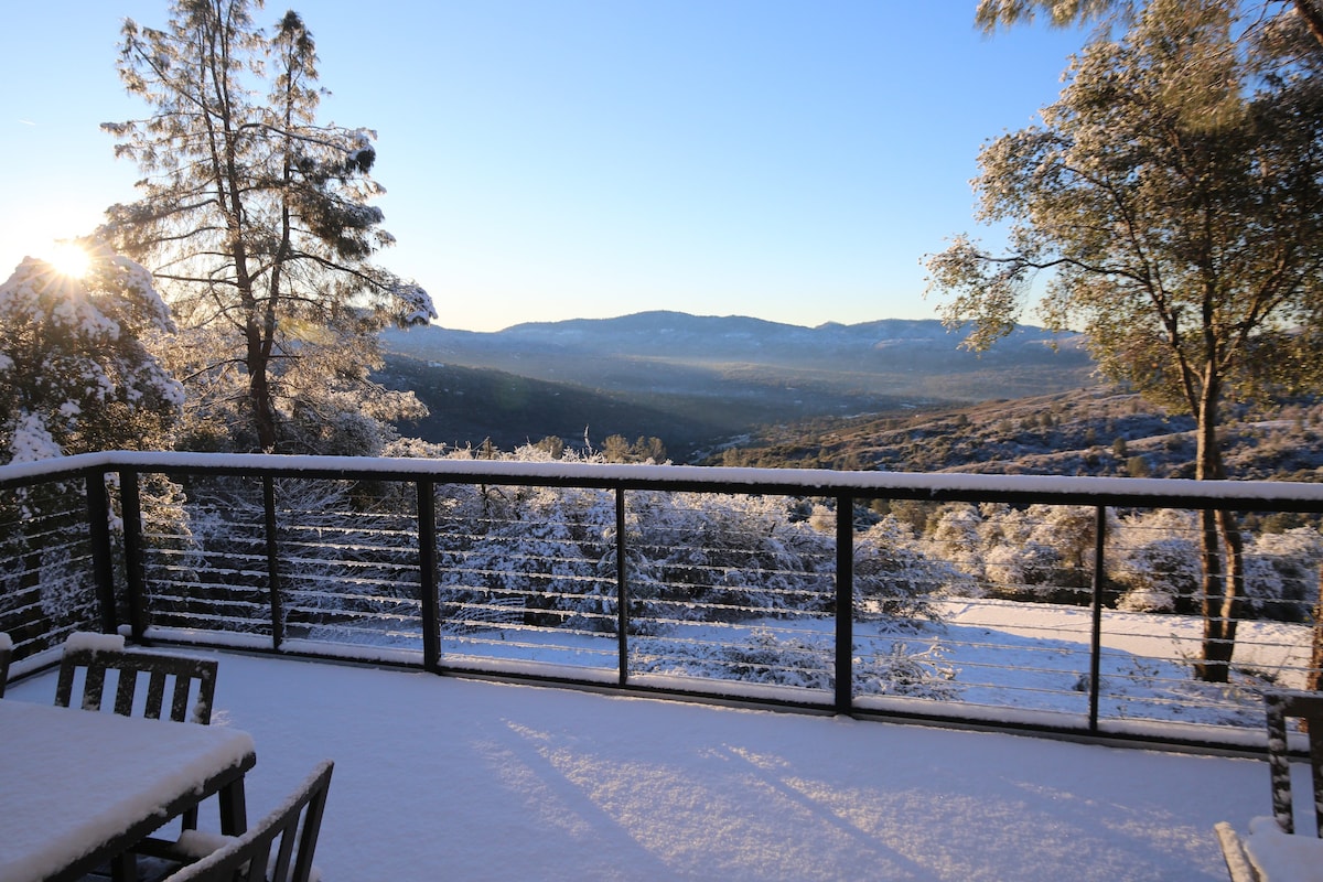 HIGH-END A-Frame / Hot Tub / Awesome Views! / EV