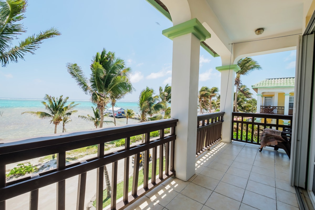 Sugar Coral Condo with Oceanfront Balcony and Pool