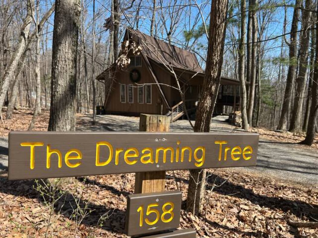The Dreaming Tree, a Cozy 4-Bedroom A-frame Cabin