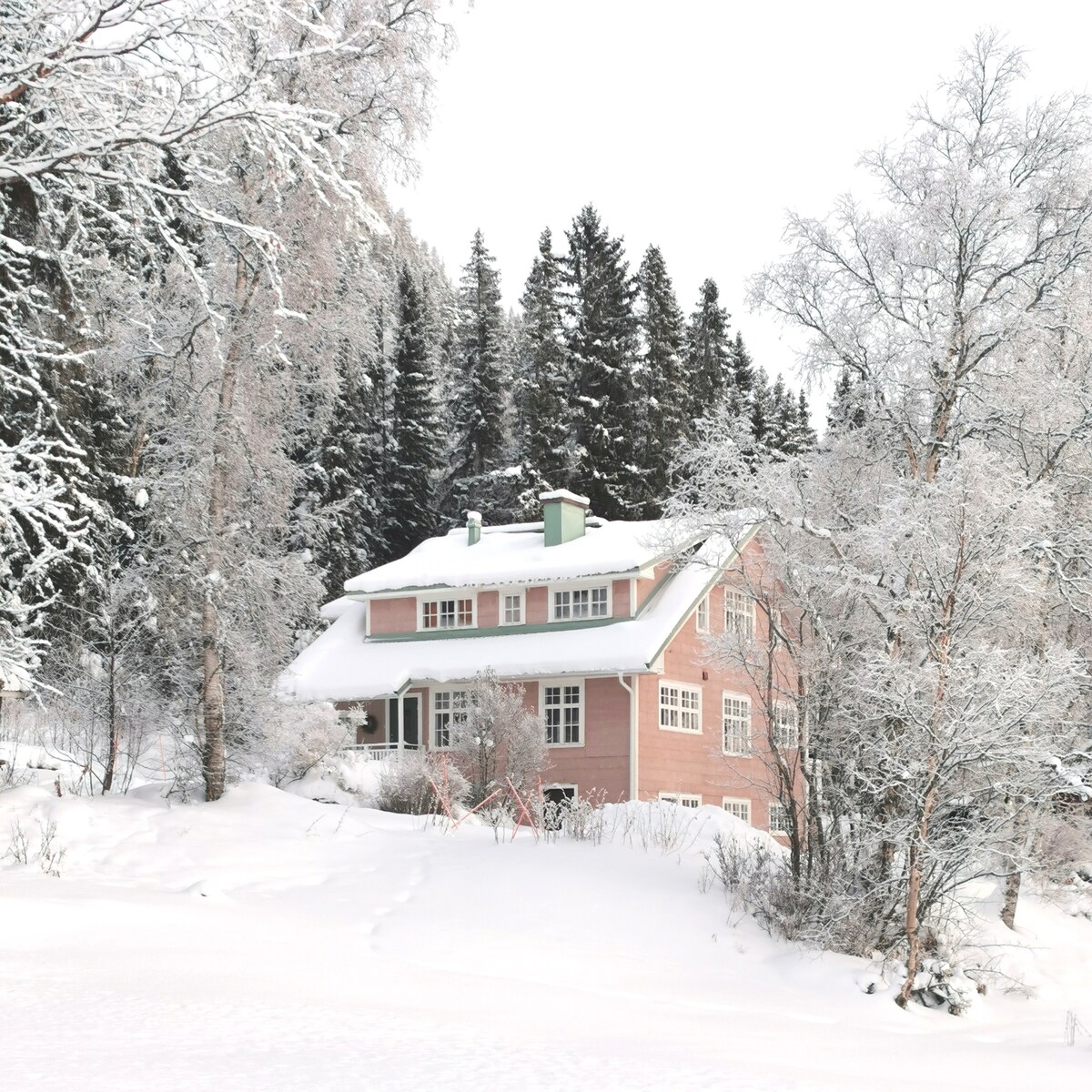 Unik våning med stor trädgård mitt i Funäsdalen