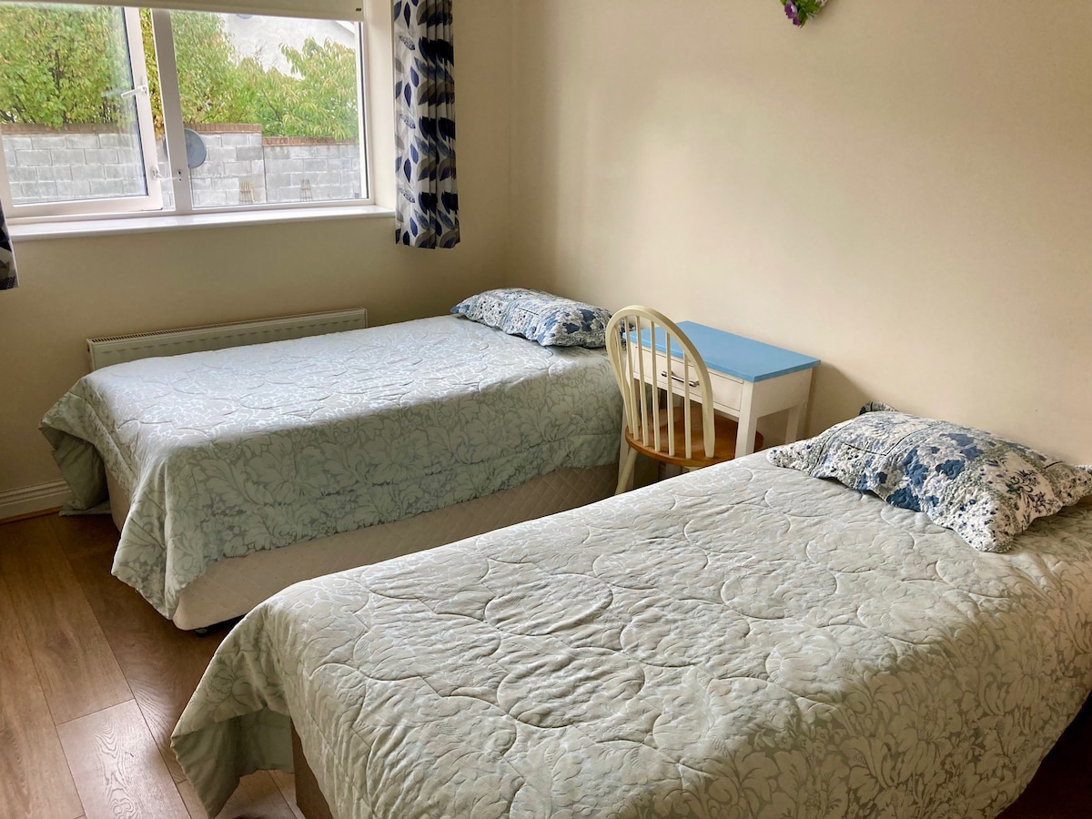 Twin Room in Seaside Shankill