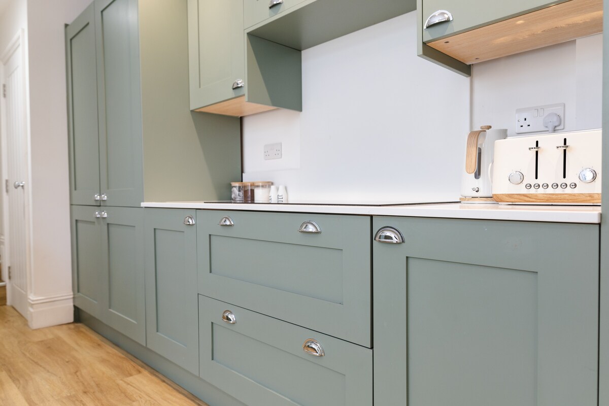 Bay City Studio Apartments in Cardiff With Kitchen