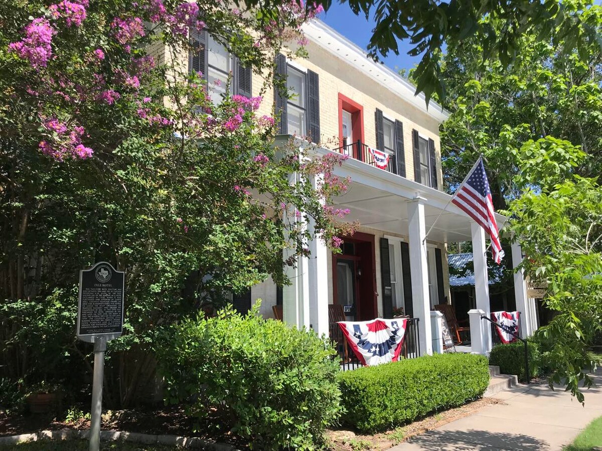 Room 1 - The Historic Olle Hotel