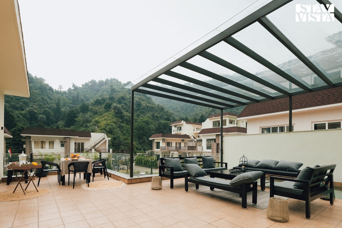 Villa Vaari @ 4BR w/ Pool , Games & BBQ