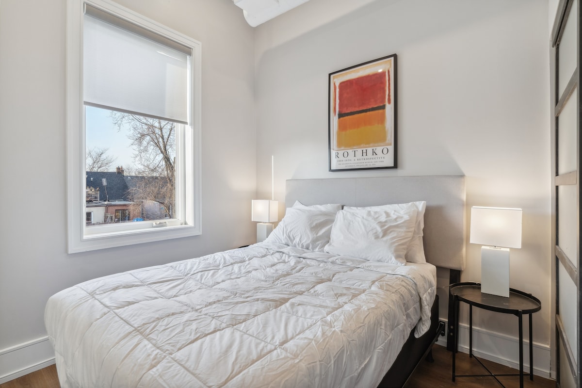 Newly Renovated & Pet-Friendly, 2 Beds | Queen W