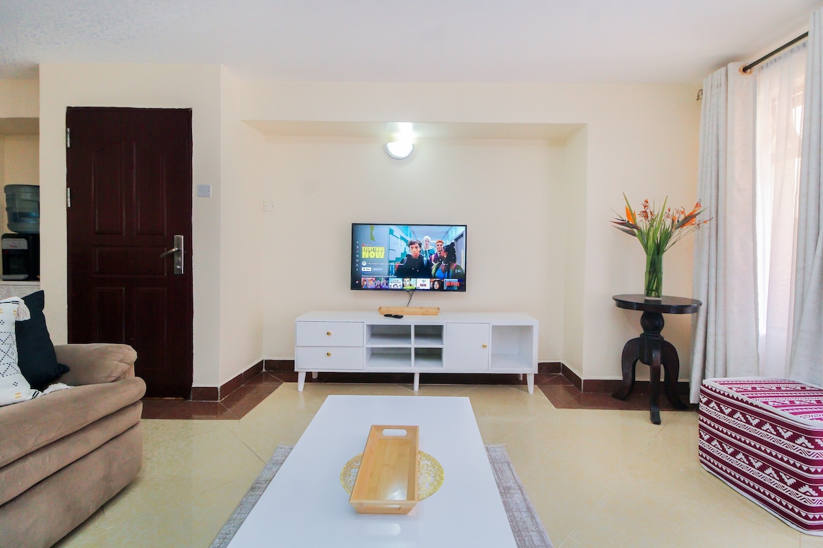 Spacious apartment close to the most popular malls