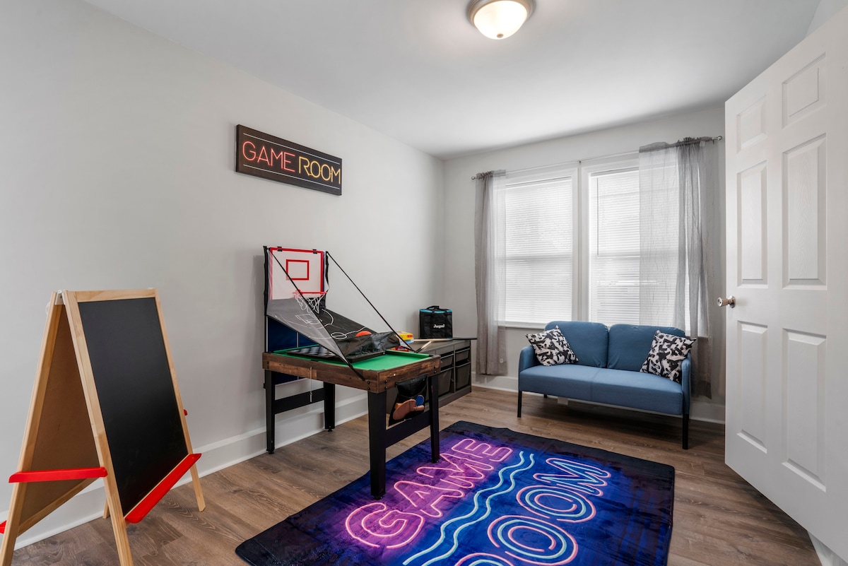 Family-Friendly Home w/Exciting Game Room Delights