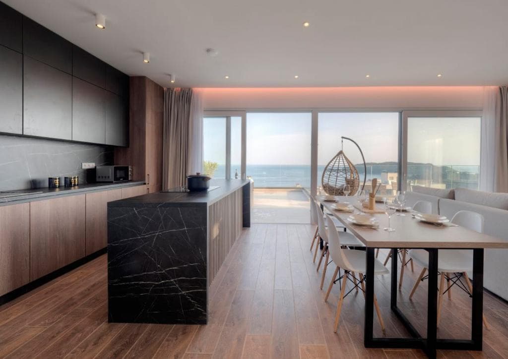 Horizon luxury Penthouse with Whirlpool