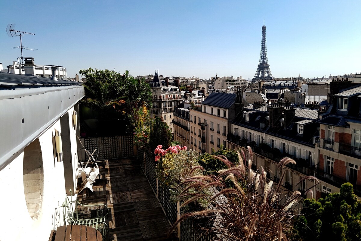 2 Bdr Duplex, Eiffel Tower view