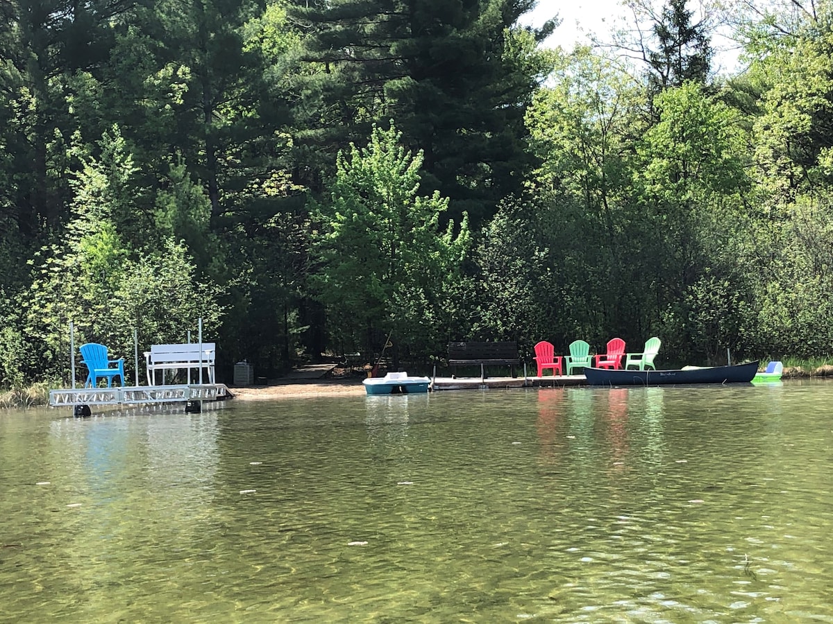 Lakefront retreat on 7 Acres!  Kayak! Canoe! Spa!