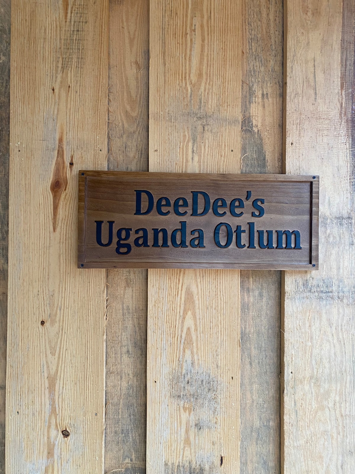 DeeDee 's Uganda Otlum