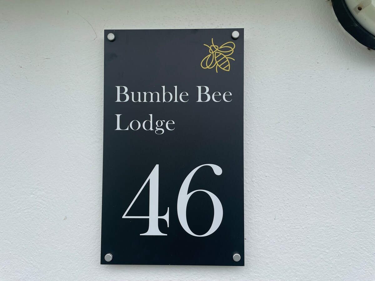 BumbleBee Lodge