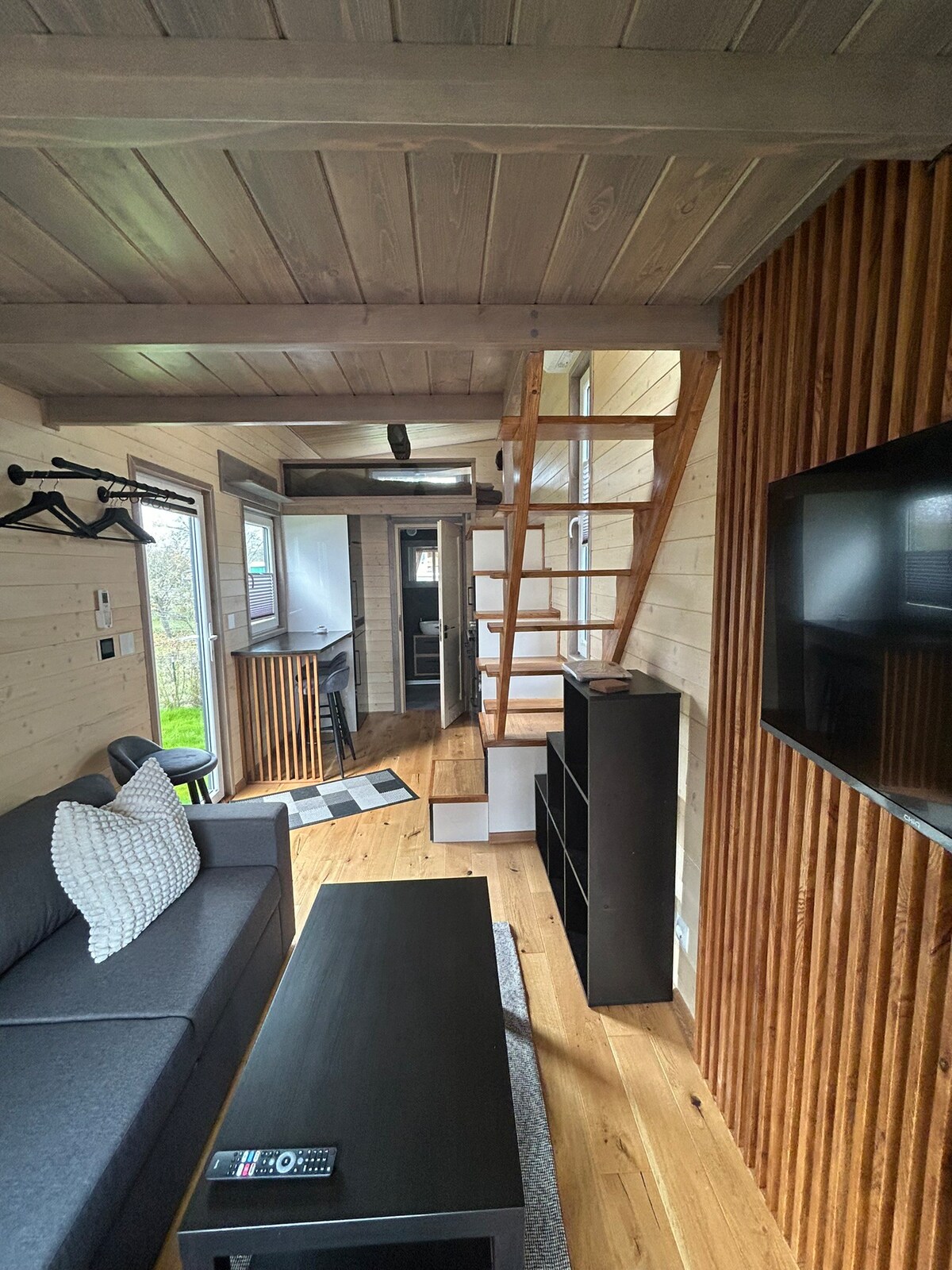 Tiny House mit Klima, WLAN, Parkplatz, Terrasse