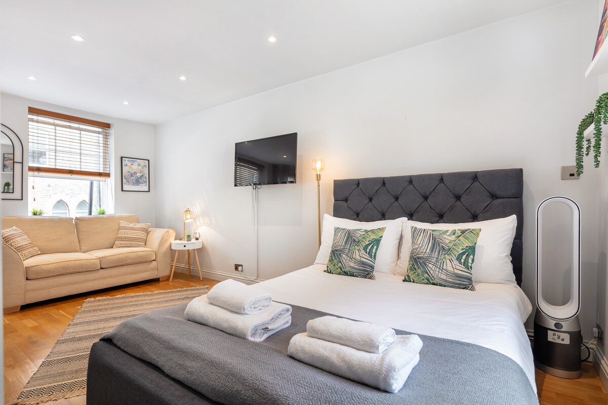 Studio Flat near Holborn Station