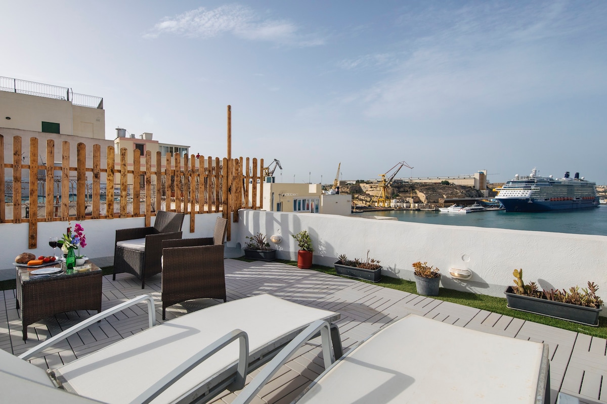 Traditional Townhouse | Rooftop Terrace