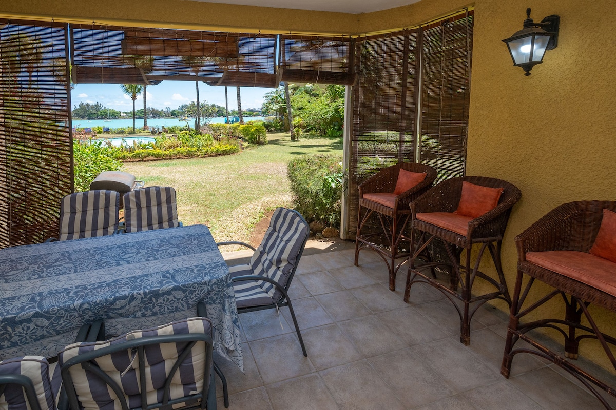 Waterfront apartment, In the center of Grand Bay