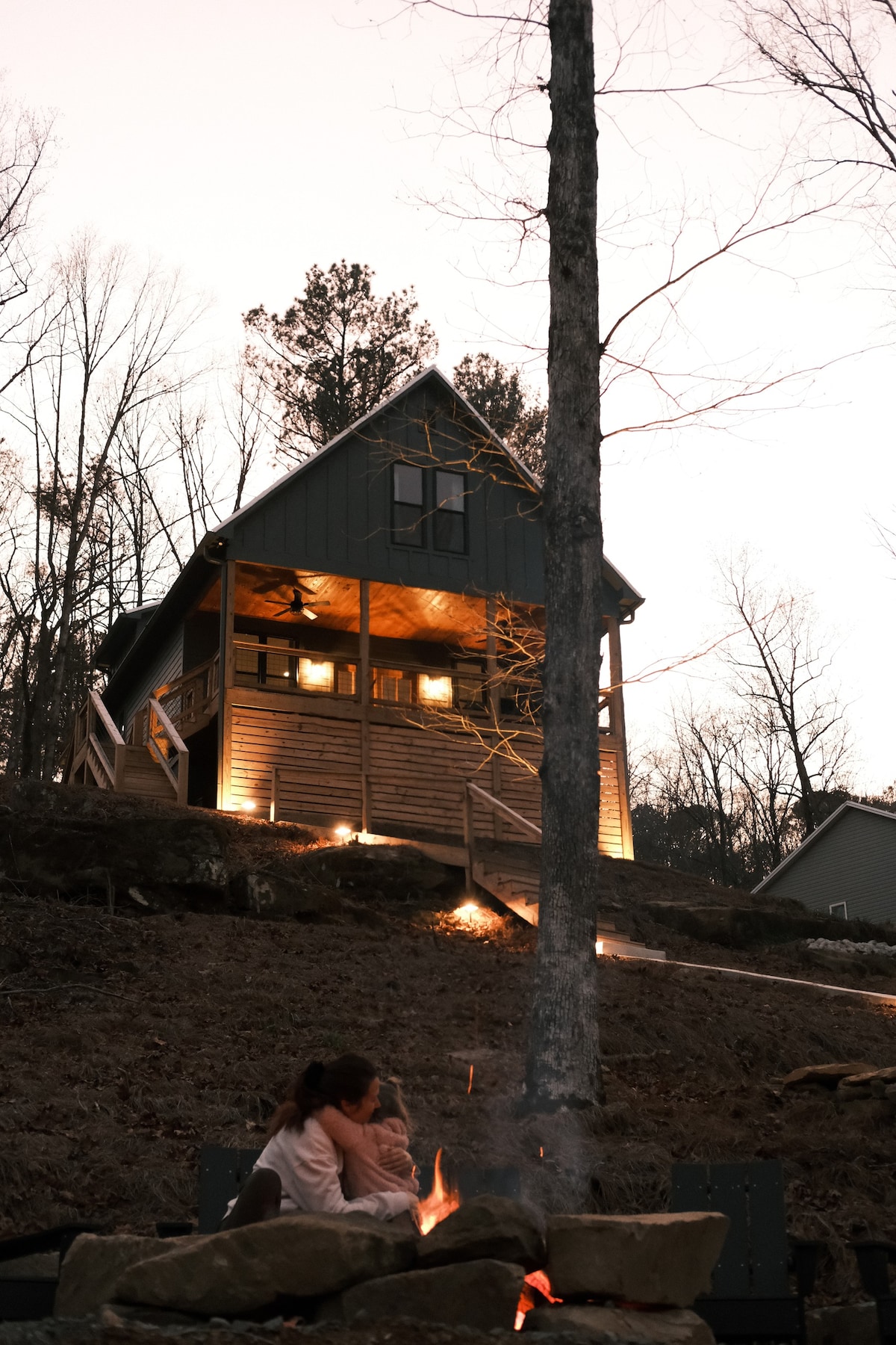 White Oak: A Modern Lakeside Cottage