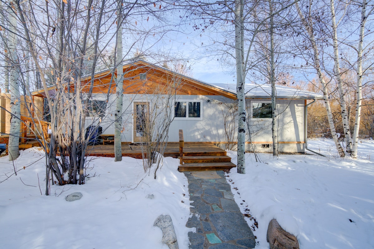 Creekside Cottage on Bozeman Creek