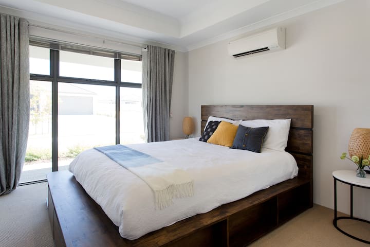 阿玛代尔烟雾报警器民宿