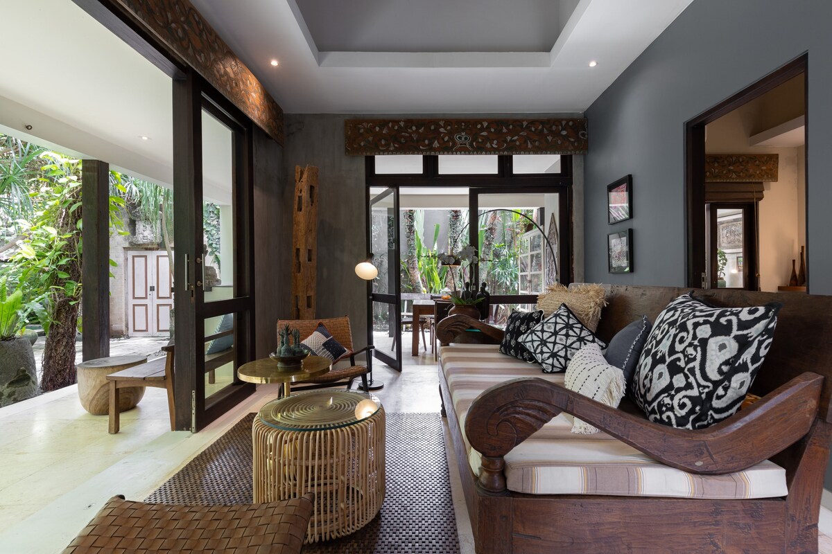 Stunning Banyan Tree Poolside Villa