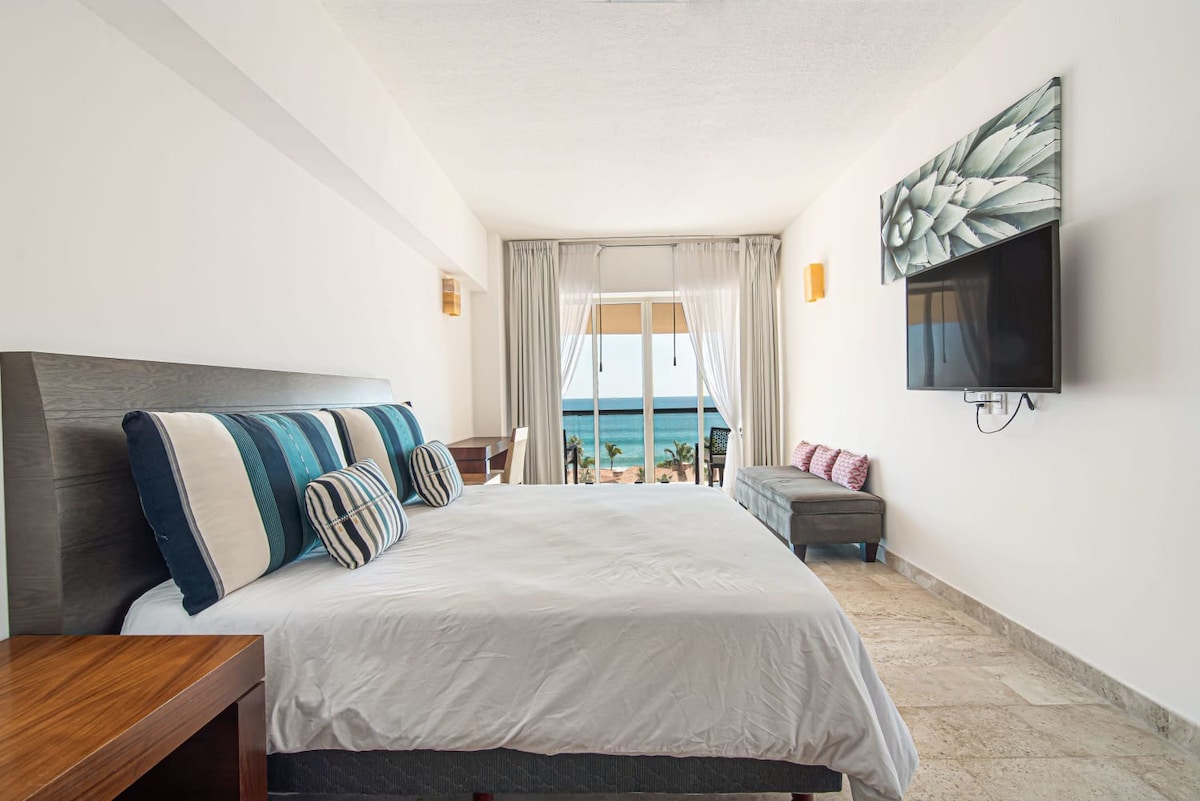 Cozy 2BR | Seaview | Krystal Grand Resort Access