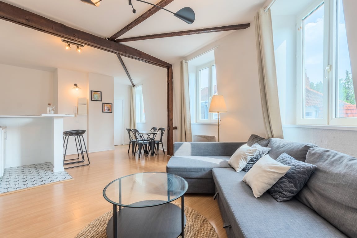 Lille : 7 minutes from the train stations!