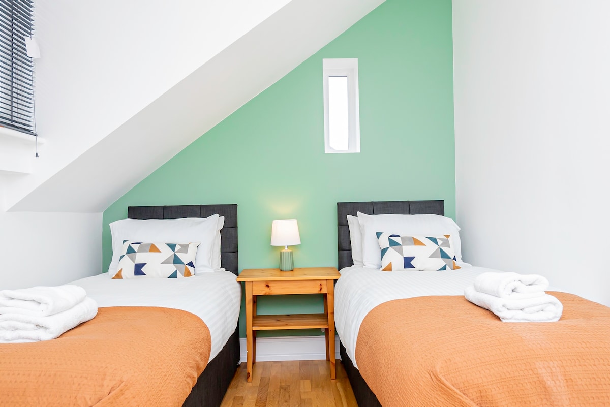 4床度假屋，宽敞的绿洲，现代舒适
