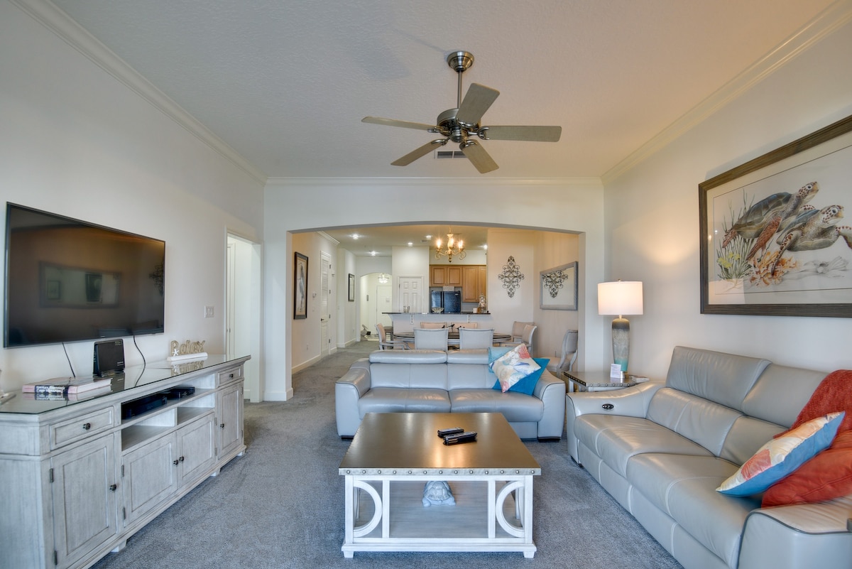 Spacious Palm Coast Condo: Balcony, Beach Access!