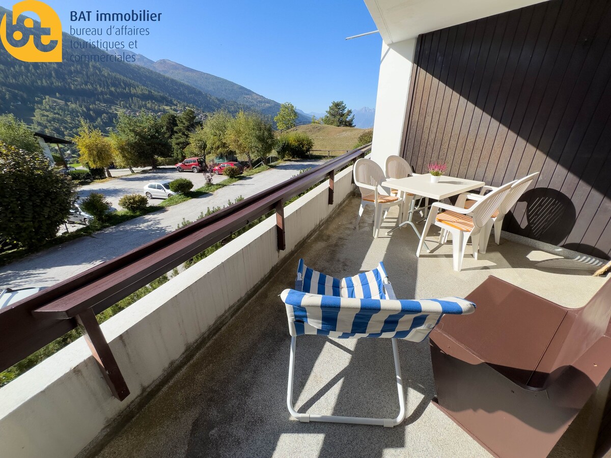 Roches-hombes n° 163 (07), flat on the mont with