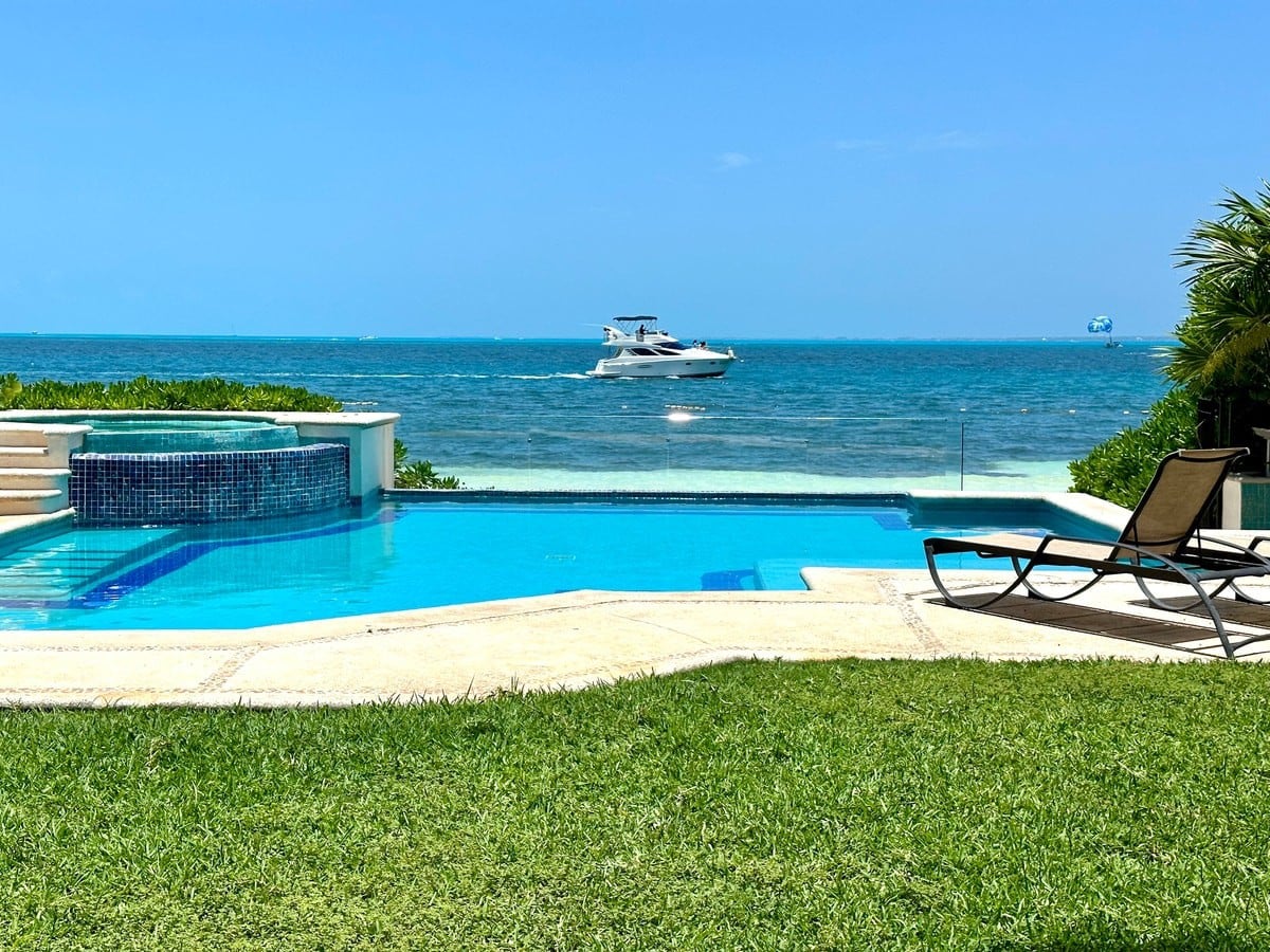 6BR Beachfront Exclusive Villa w/ Private Pool