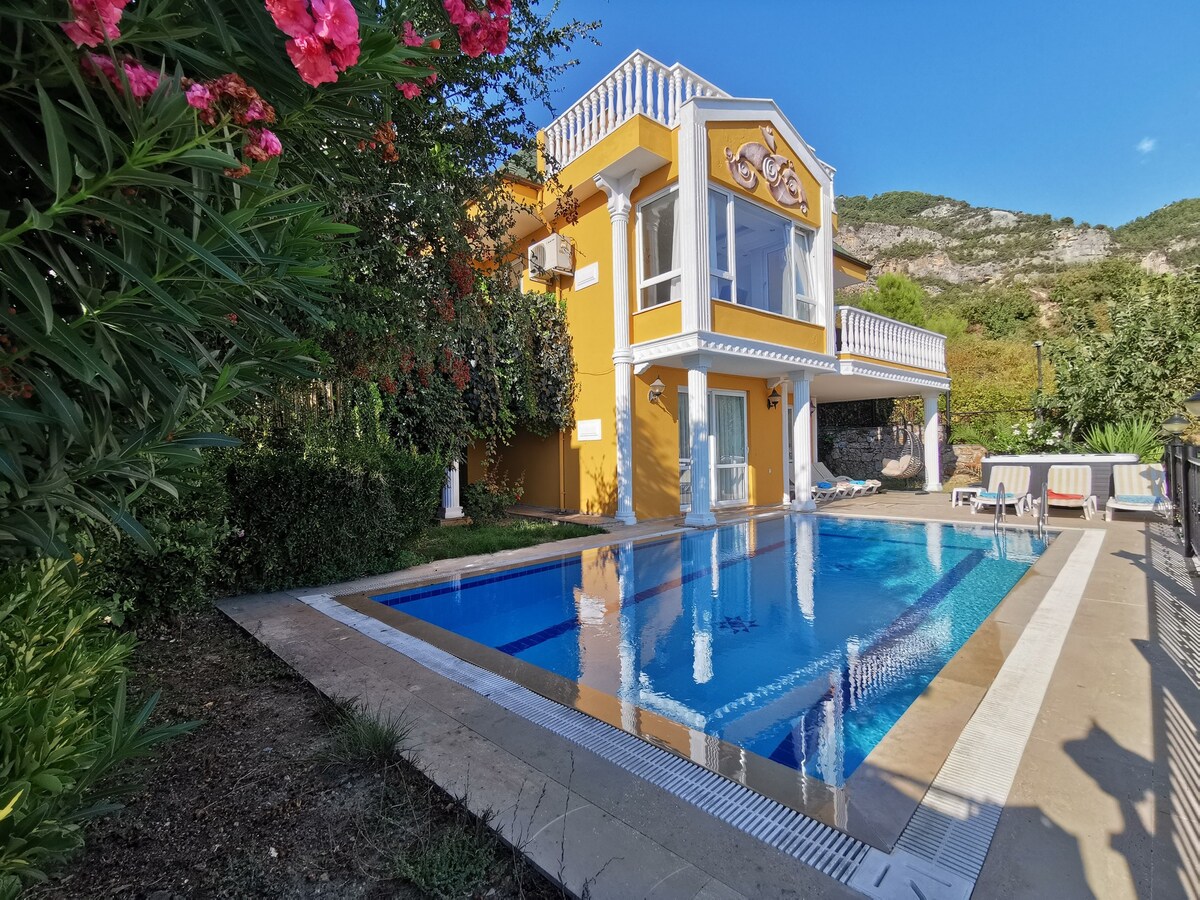 Exclusive Villa with Heated Pool Alanya Villa 1019