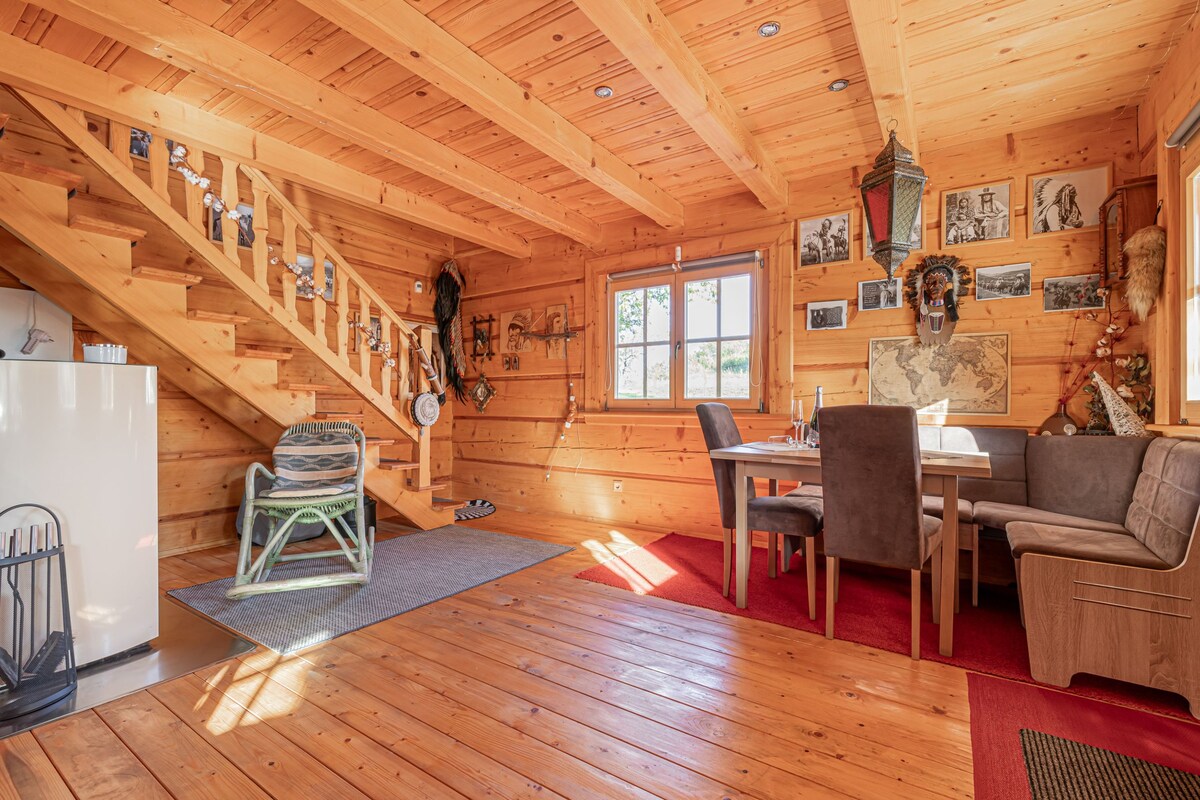 Log Cabin Native - Happy.Rentals
