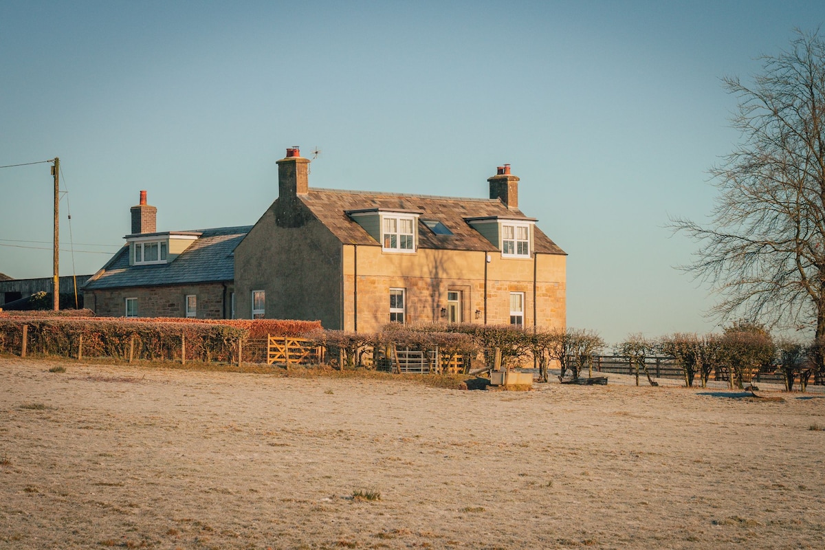 Sheilingmoss Luxury Farmhouse with Hot Tub