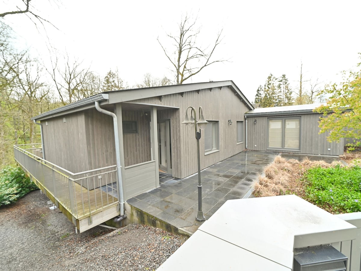 Holiday home with Jacuzzi & sauna