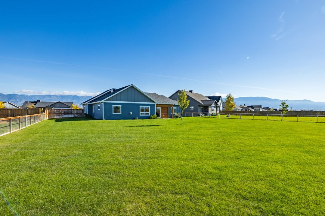 NEW! Near Airport, 15 min to Bozeman & MSU!