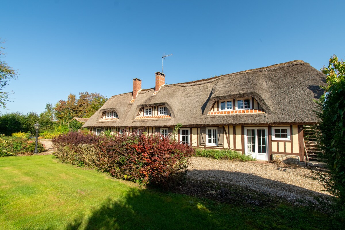 Authentic Norman cottage with swimming pool