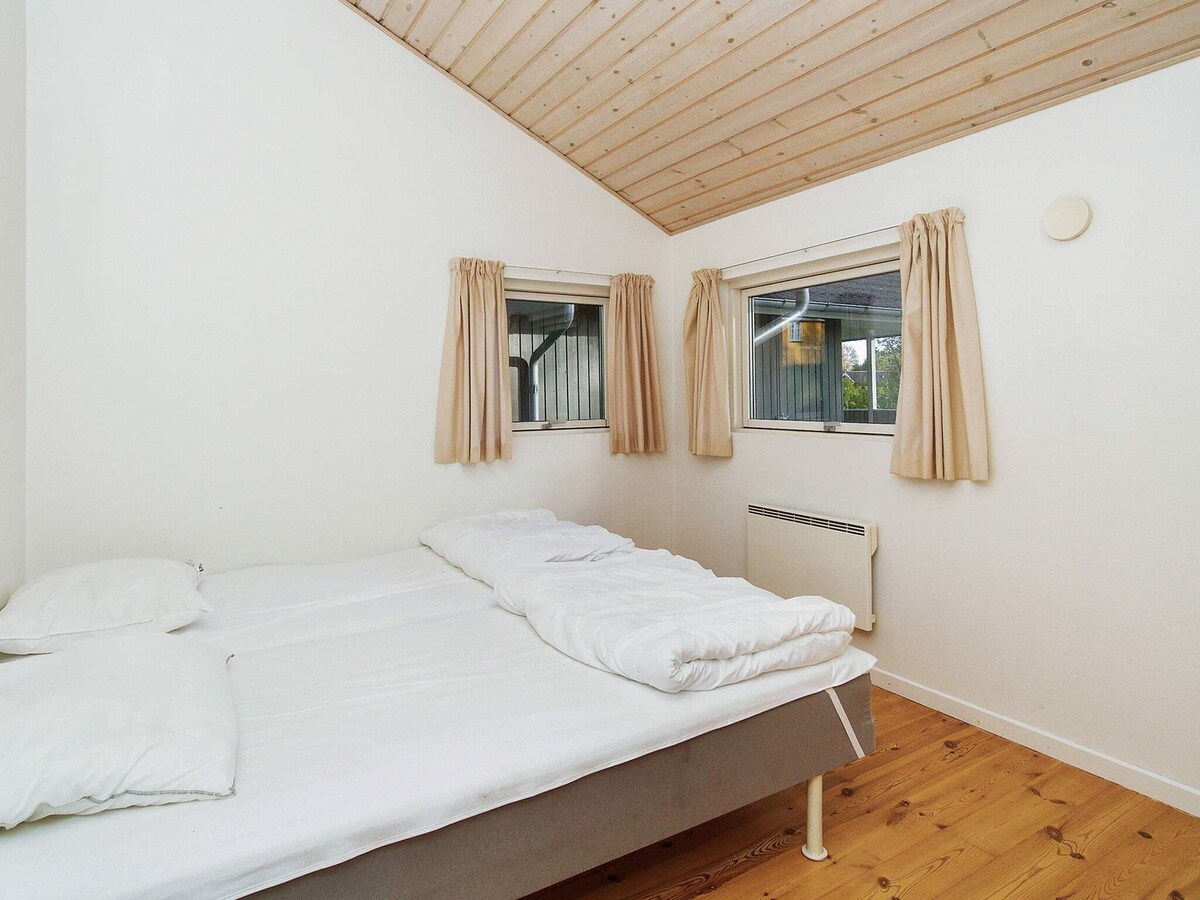 8 person holiday home in gørlev