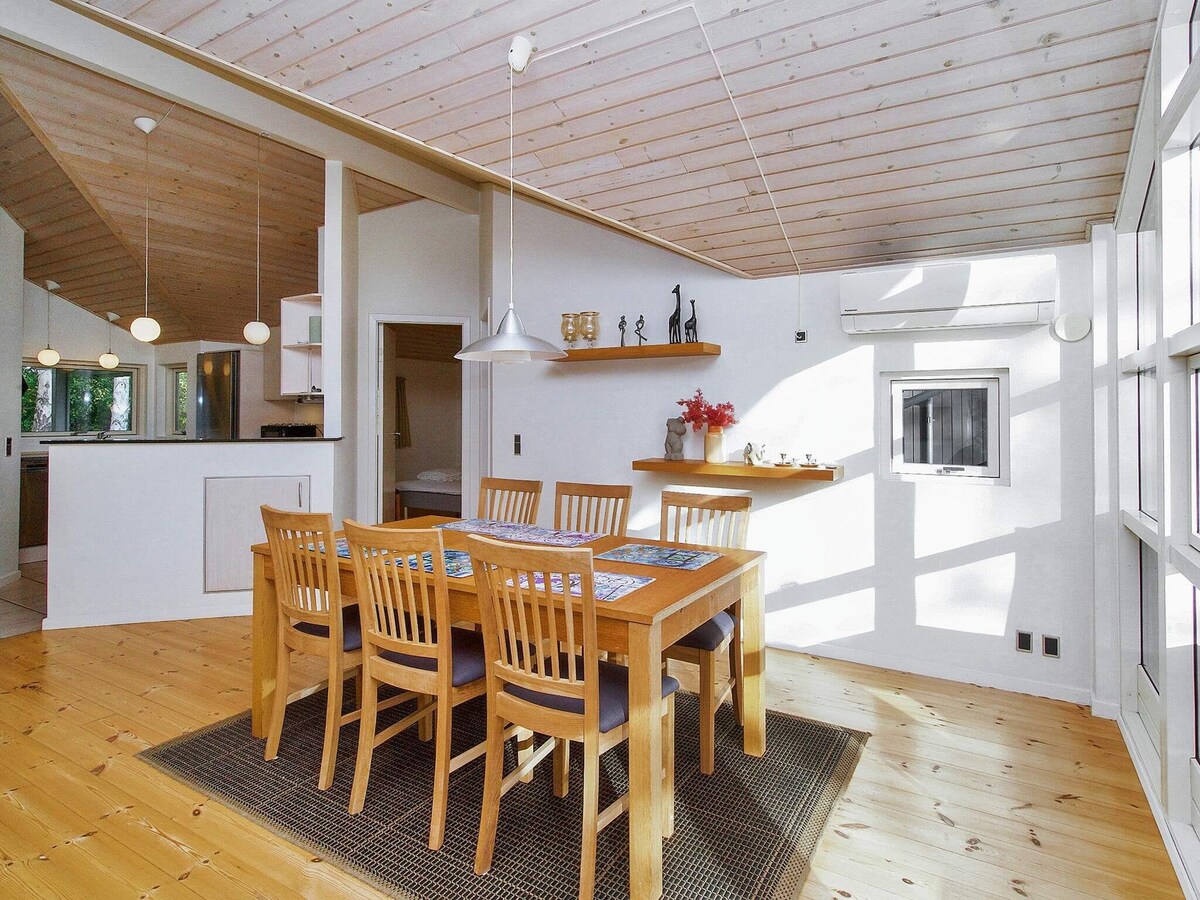 8 person holiday home in gørlev