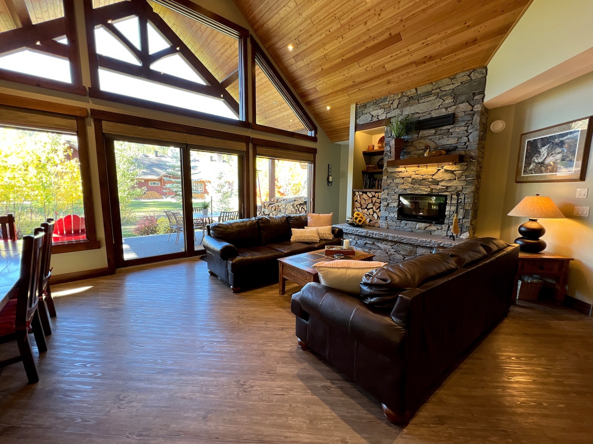 Luxury 4-Bedroom Ski Home with Wheelchair Access